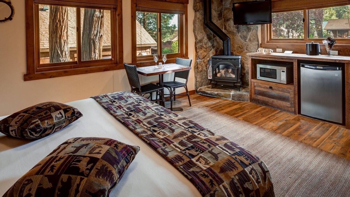 Tahoe Vista Cabin | King Studio Cottage with jet bath