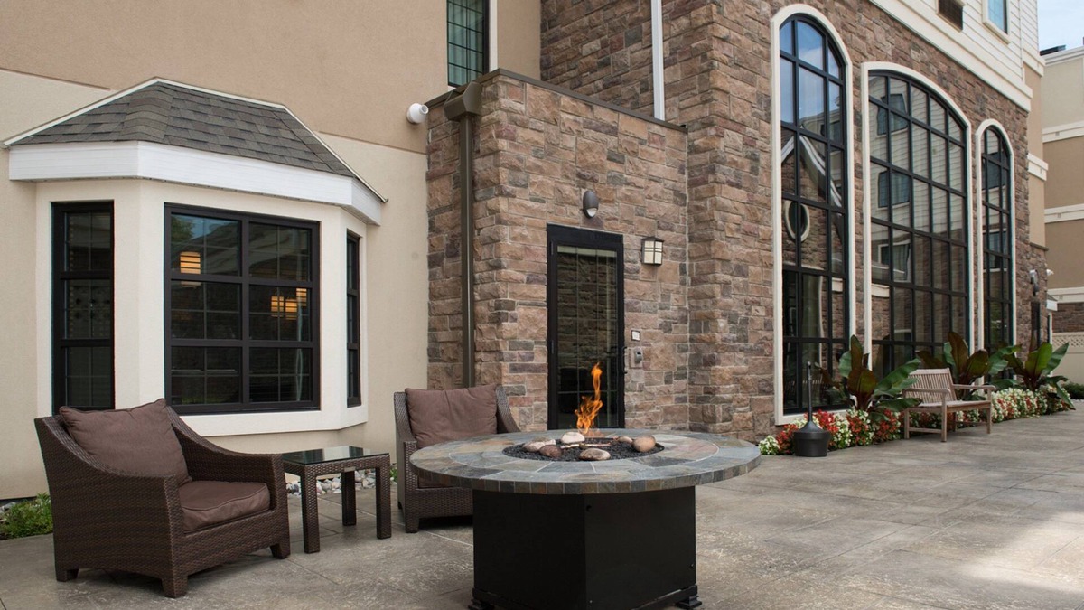 North Wales Apartment | King Studio | Pool & Hot Tub Access