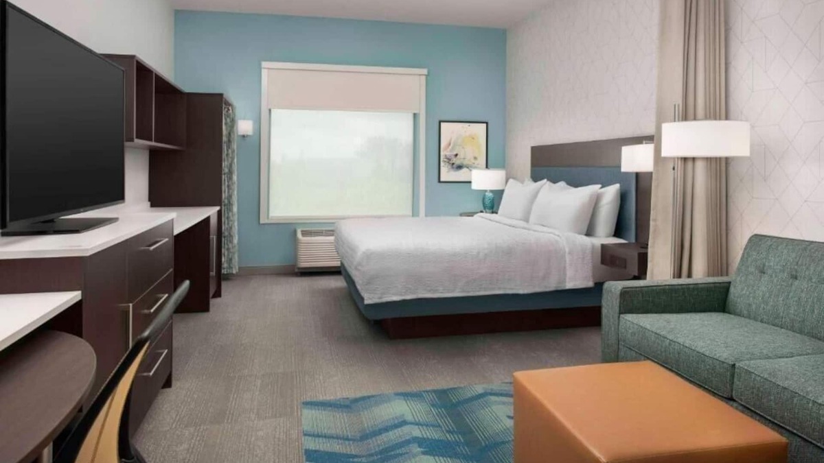 Orlando Apartment | King Studio Suite Near Mavis Tires And Brakes ORL