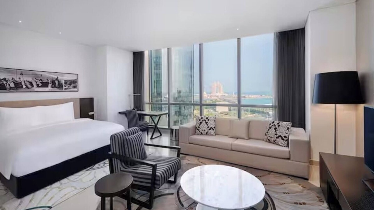 Abu Dhabi Apartment | King Studio With Sea View Near BinSina Pharmacy
