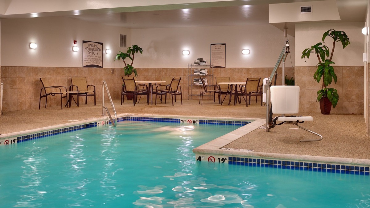 Omaha Condo | King Suite. Free Breakfast. Pool. Gym. Great for Business Travelers!