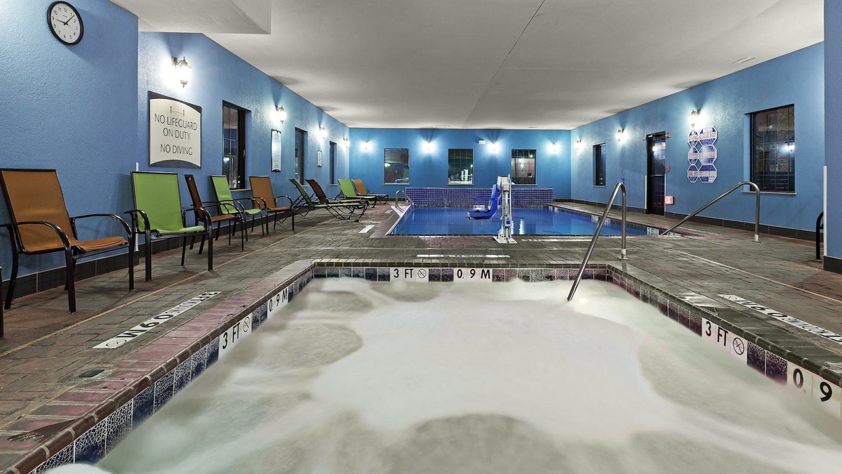 Amarillo Condo | King Suite | Free Daily Breakfast, Indoor Pool + Fitness Center