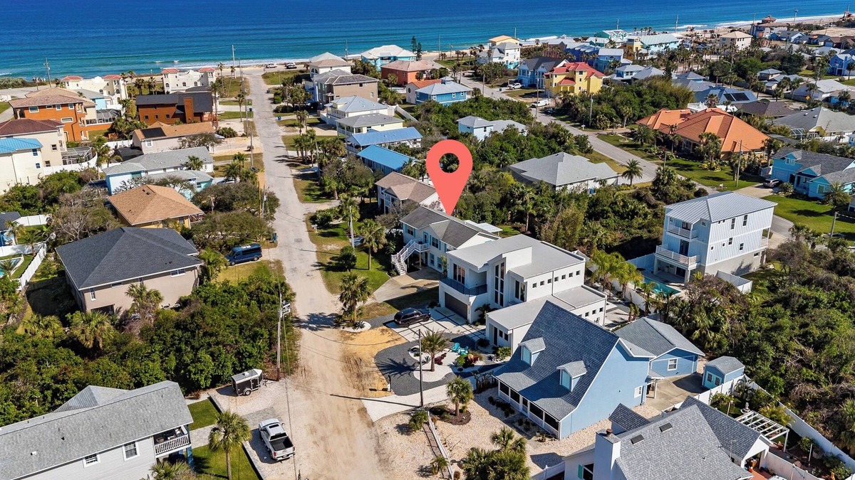 Ormond-by-the-Sea House | King Suite, Hot Tub, Pool, BBQ Grill, Bikes, Patio, EV Charger, 600 ft 2 Beach!
