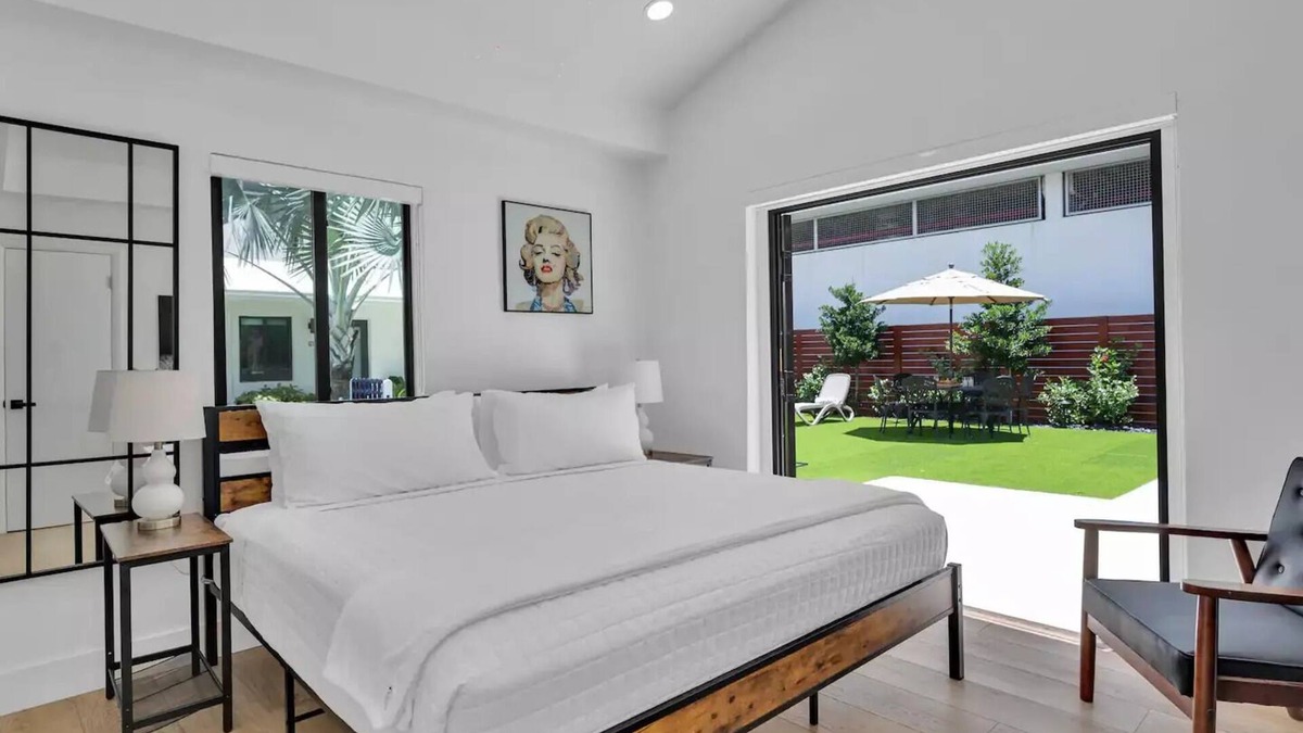 Victoria Park Apartment | King Suite in a Tropical Retreat Freedom House Fort Lauderdale Suite 3n