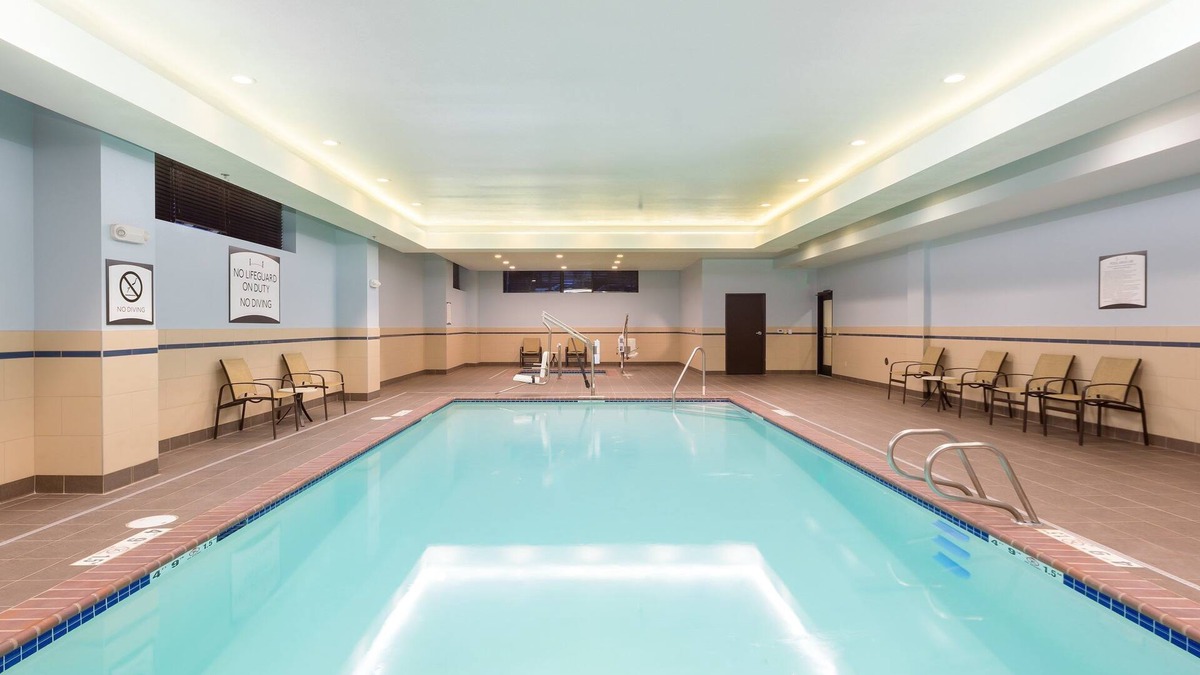 Fremont Apartment | King Suite Near Downtown | Breakfast + Pool Access!