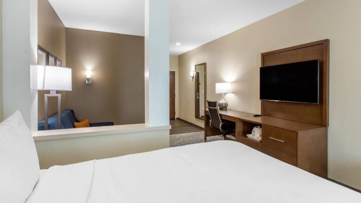 East Congress Apartment | King Suite - Non-Smoking