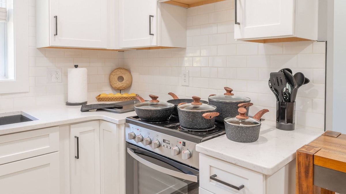 Blacksburg Villa | King Suite ~ Peaceful Setting