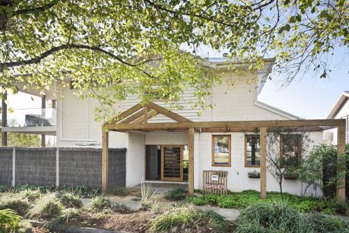 Portarlington House | Kingfisher Beach House