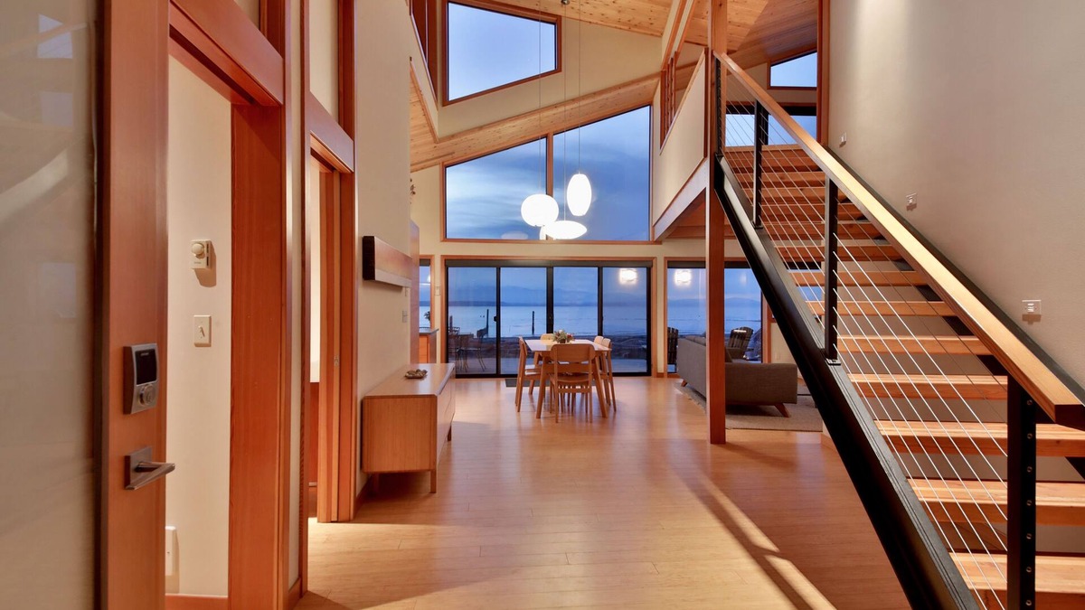 Maxwelton House | KINGFISHER BEACH HOUSE - West-facing waterfront - Perfect for World Cup 2026!