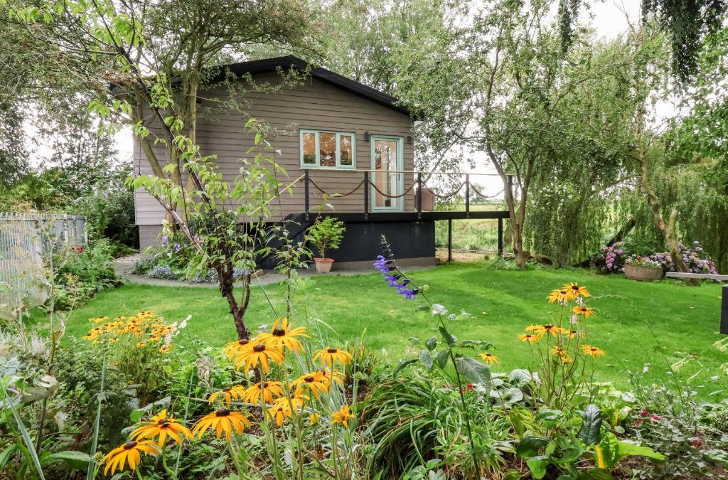 Farndon House | Kingfisher Chalet