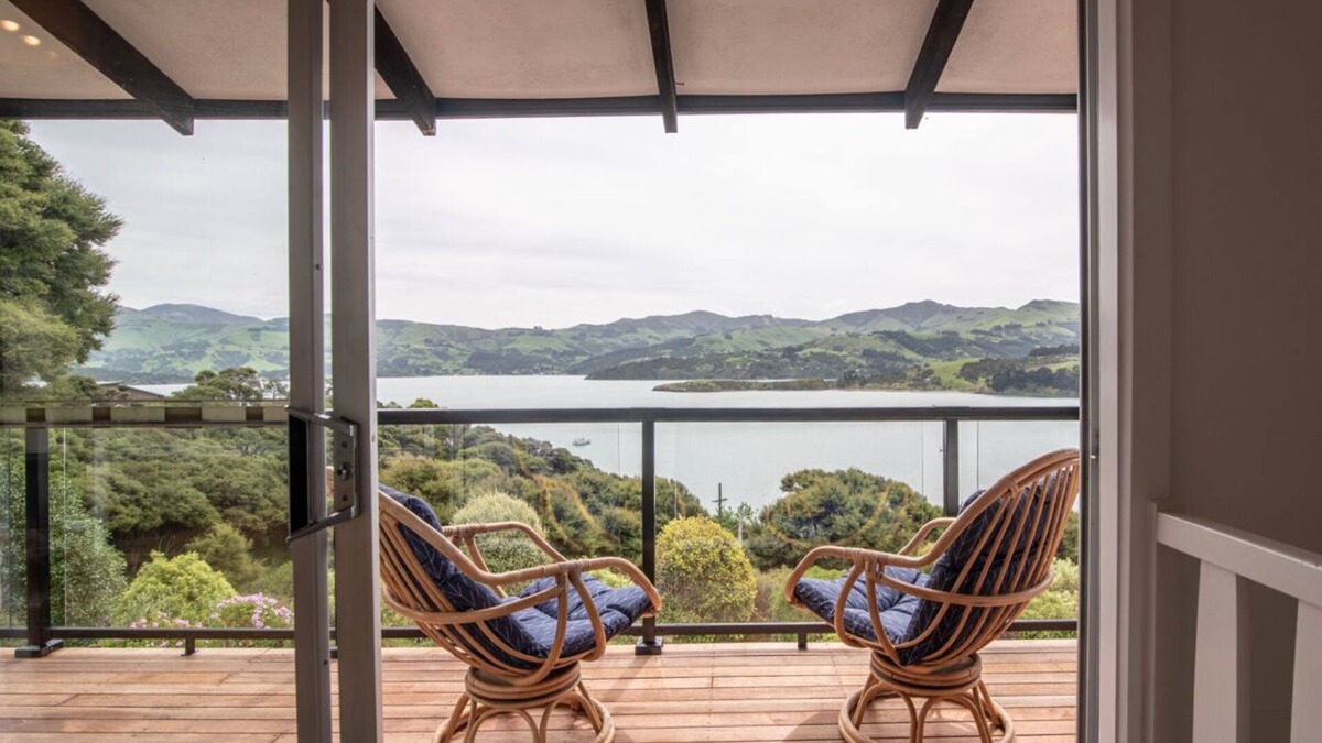 Akaroa House | Kingfisher's Perch - Takamatua Holiday Home