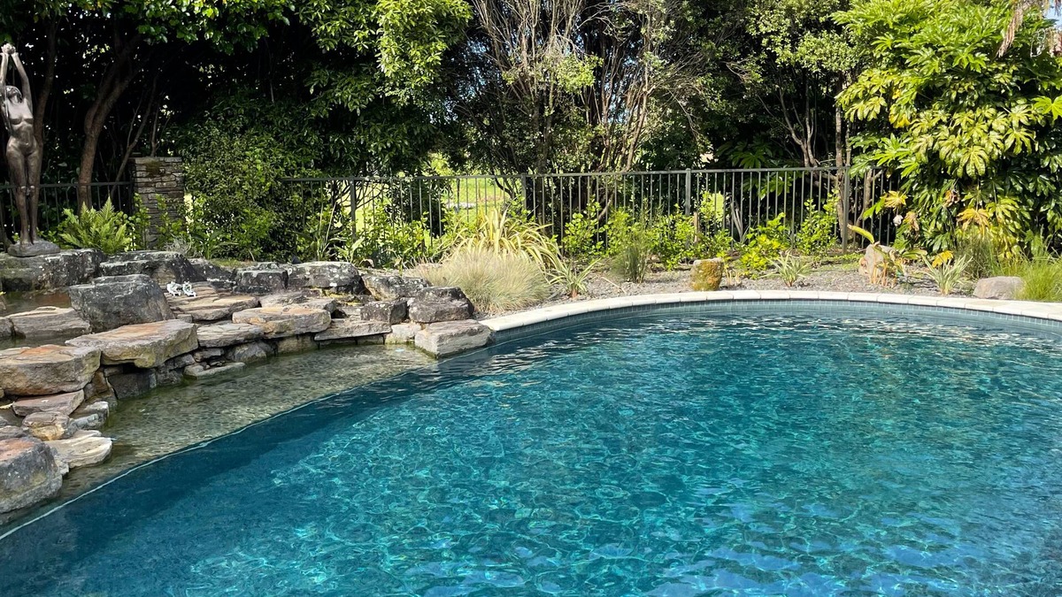 Omanawa House | Kingfisher Studio - Tauranga Holiday Escape