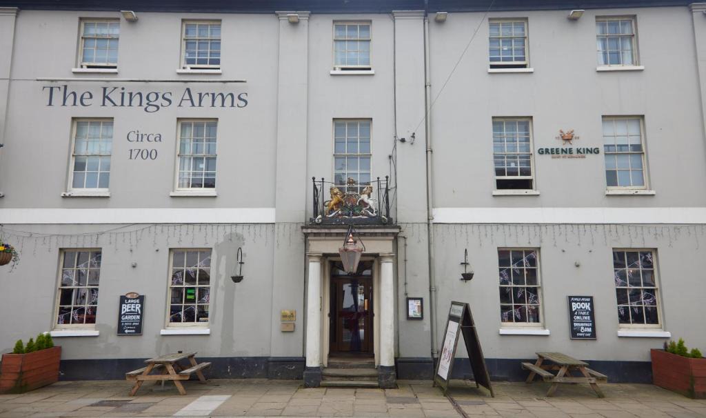 Westerham Hotel | Kings Arms Hotel by Greene King Inns