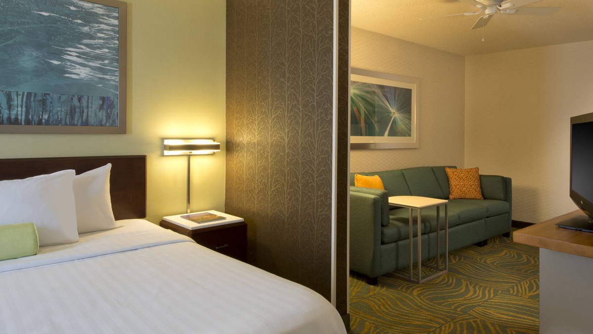Landen Hotel | Kings Inn & Suites Mason
