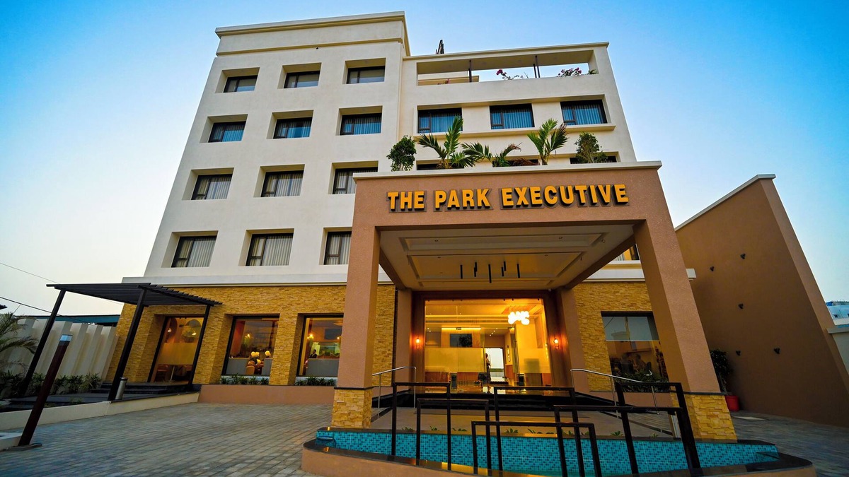 Jamnagar Hotel | Kings Kraft The Park Executive Hotel