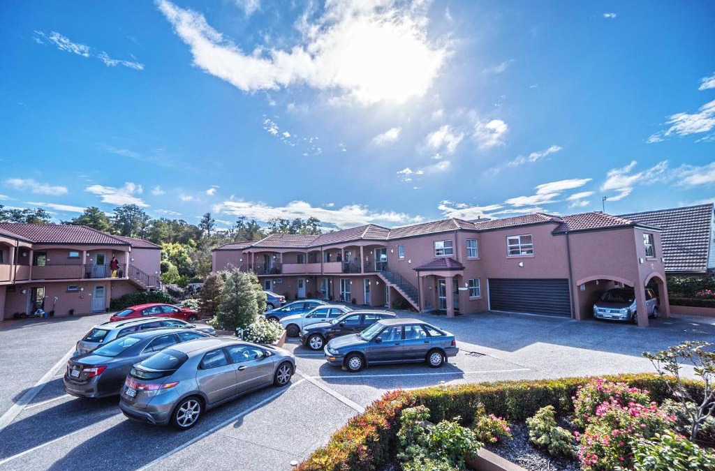 Riccarton Hotel | Kings Of Riccarton Motel- Close to Railway Station and Airport with Shuttle service