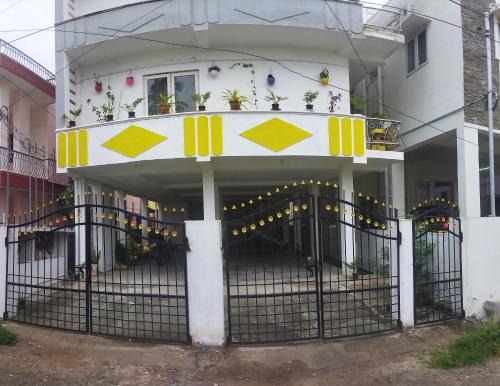 Coimbatore House | KINGS TOWN - Cyra Bliss County