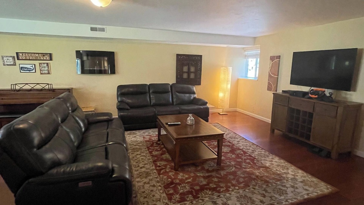 Tahoe Village Cabin | KINGSBURY GATEWAY 2Bed/1 bath-pool table-foosball 150.00 x 2 extra room x 2= 80