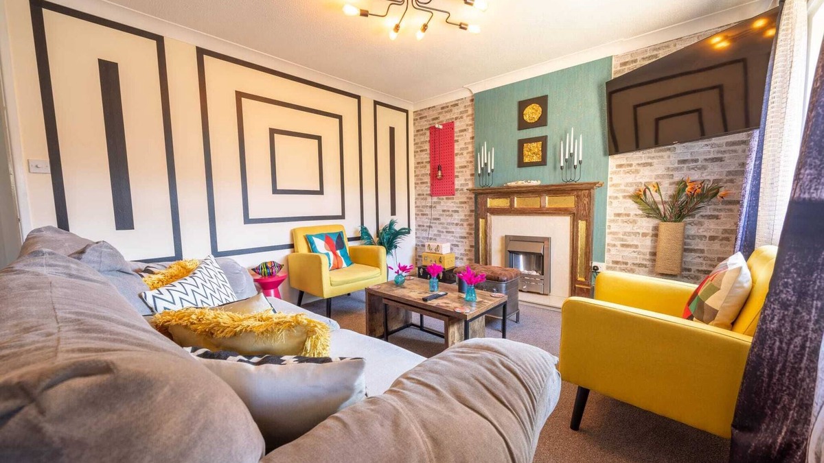 Gloucester House | Kingsholm Sunny Vibes: 2 Bedrooms, Stadium, Free Parking, Garden