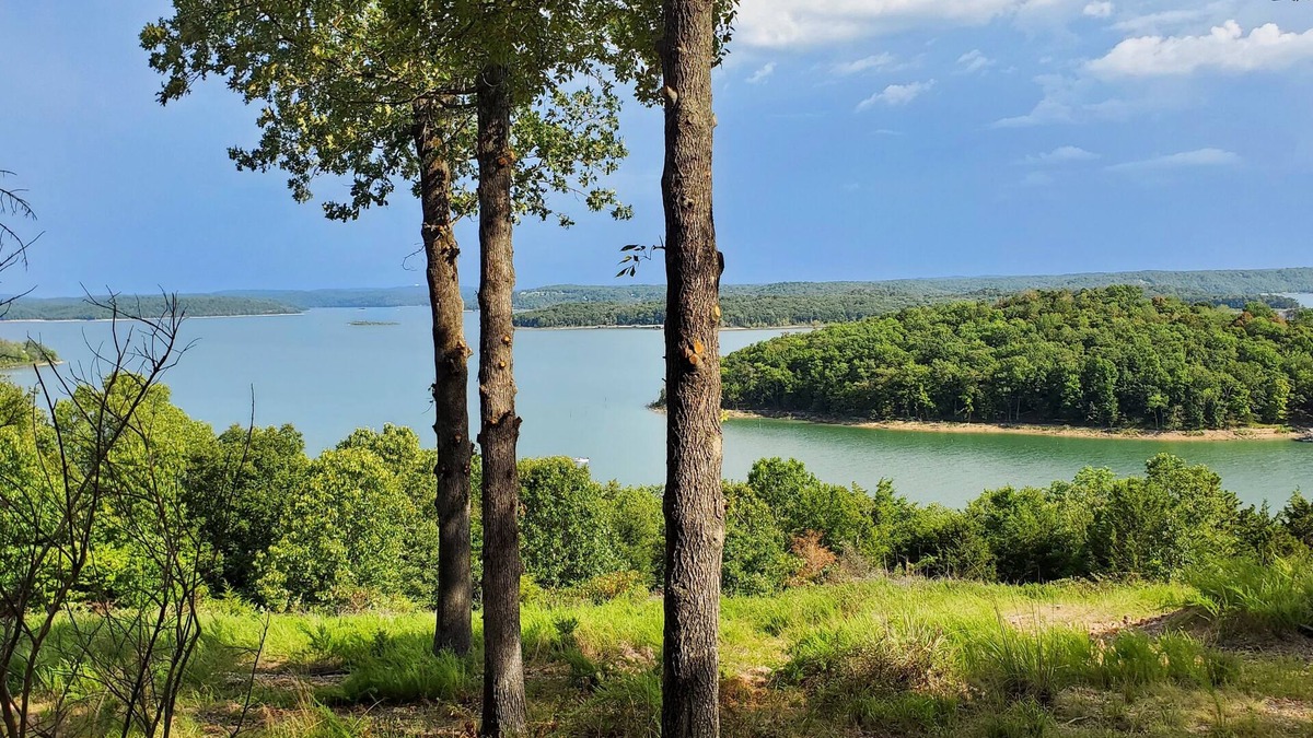 Garfield House | KINGSVIEW - Private Lakefront Acreage-Magnificent Lakeview-4200 Sq Ft!