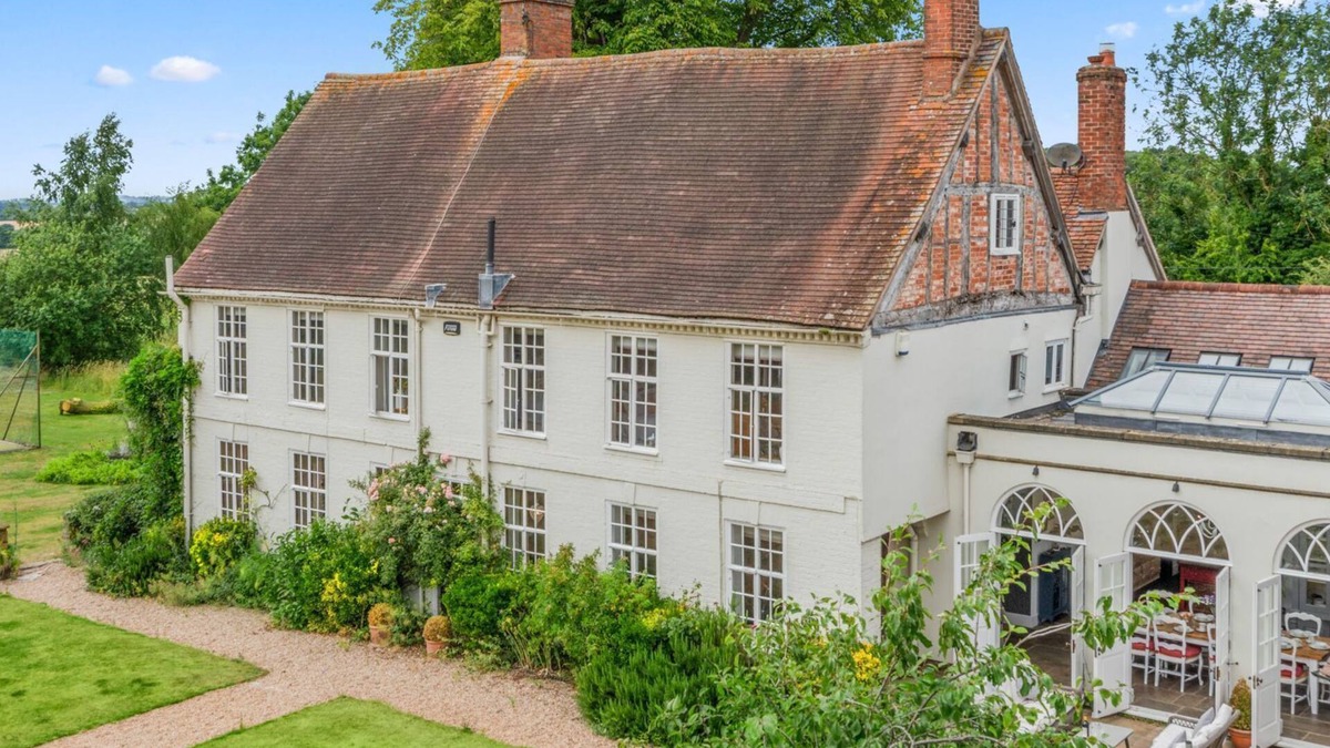 Callow Hill Cottage | Kington Grange - sleeps 16 guests in 7 bedrooms