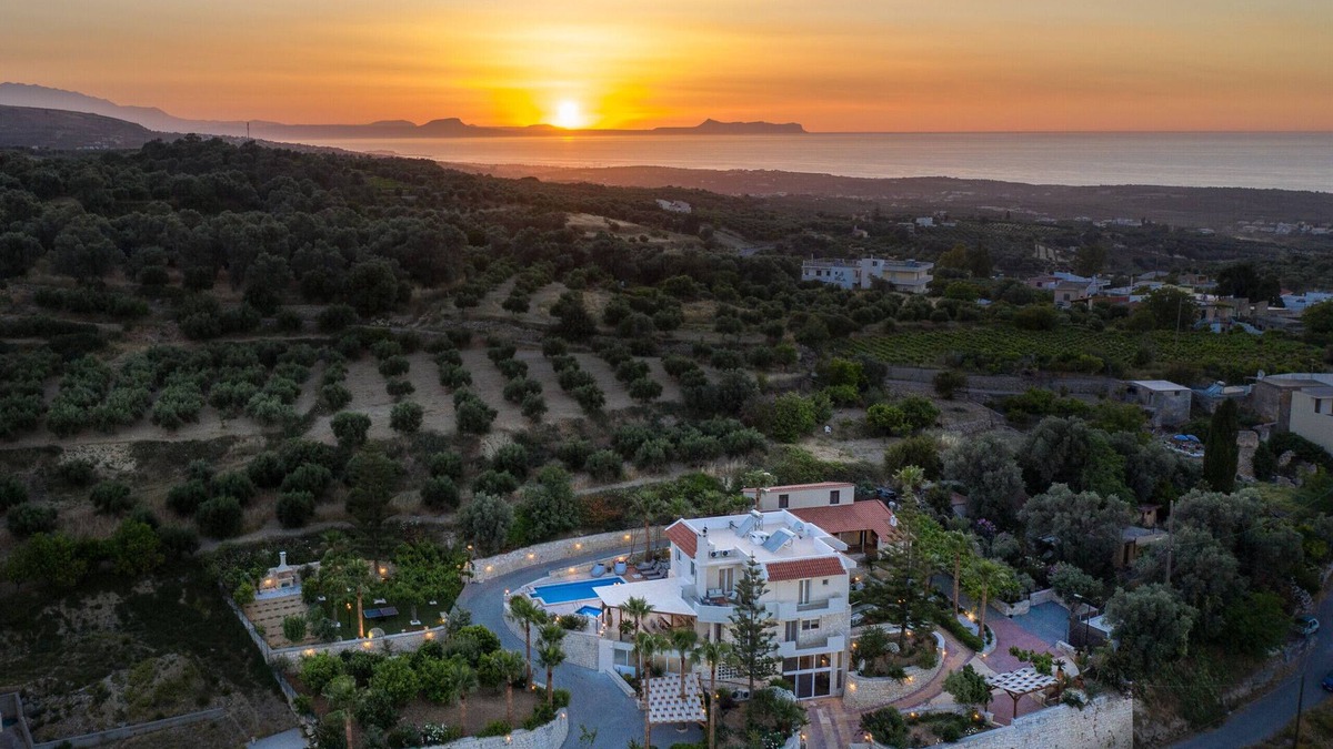 Kirianna Villa | Kipo paradiso villa, pool,spa,massage,yoga,gym