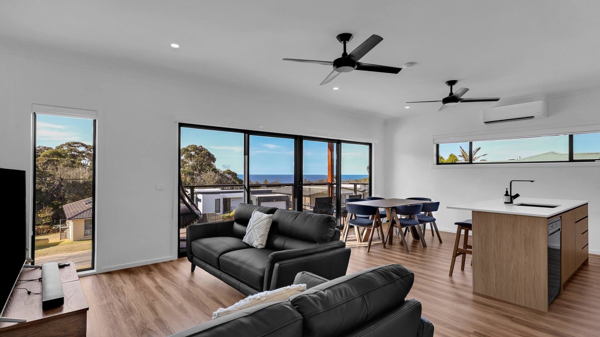 Tura Beach Cabin | Kira Lani - Pet Friendly - Tura