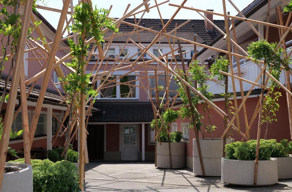 Stubenberg Hotel | Kirchenwirt Stubenberg Kunsthotel
