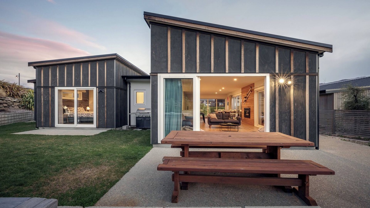 Wanaka Cottage | Kirimoko Retreat - Wanaka Holiday Home