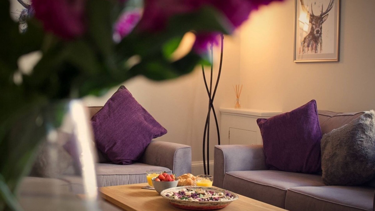 Dalavich Apartment | Kirk View, 5 minutes from the station and local amenities.