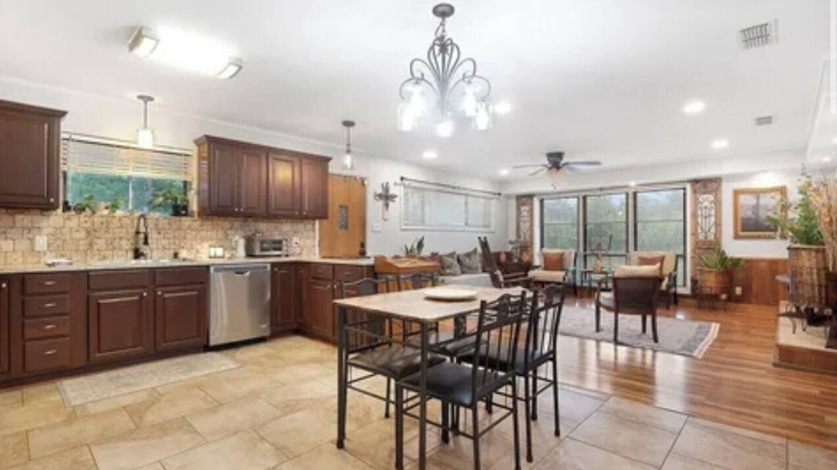 Kilgore House | Kirk’s Kilgore Kottage - 3 bedrooms, 2 bath House