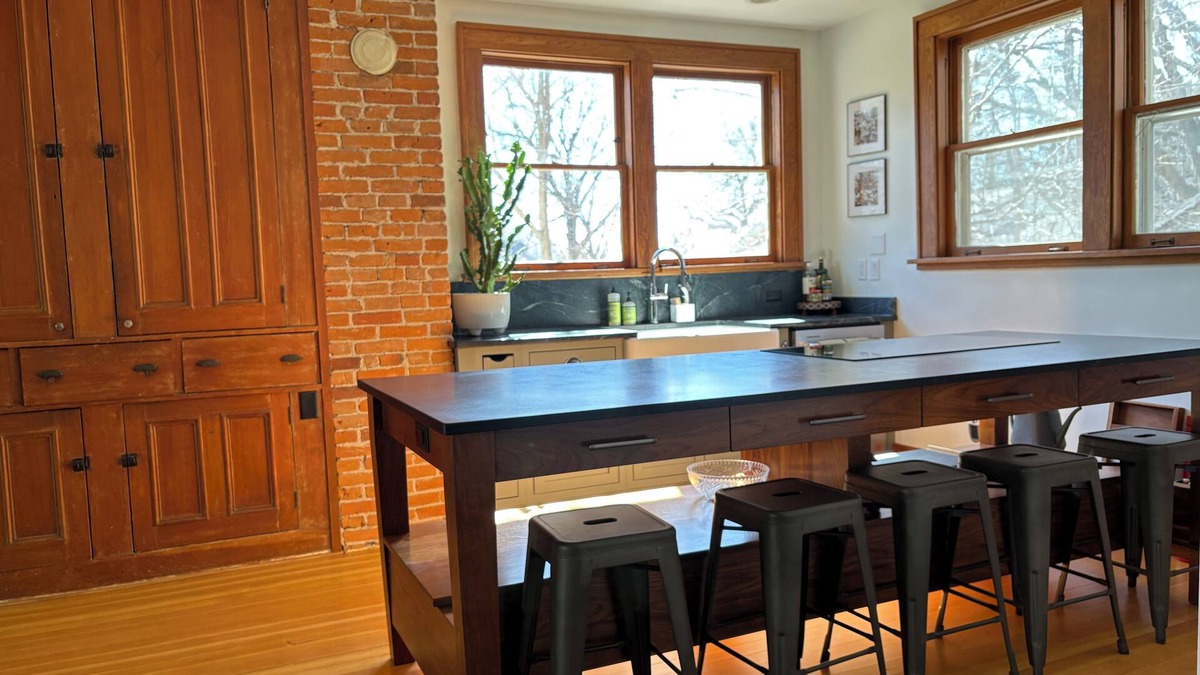 Twain House | Kirkwood Manor - a retreat near downtown IC