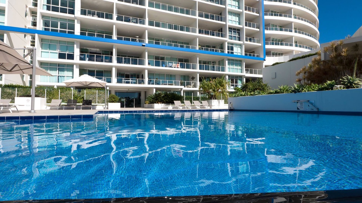 Coolangatta Hotel | Kirra Surf Apartments