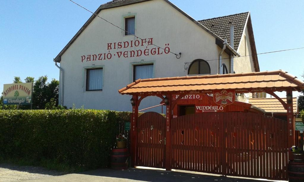 Vajdacska Bed & Breakfast | Kisdiófa Panzió és Vendéglő