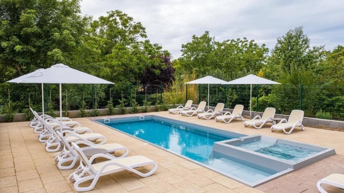 Balatonszemes Hotel | Kistücsök Food & Room