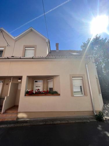 Eger Apartment | Kisvölgy Vendégház