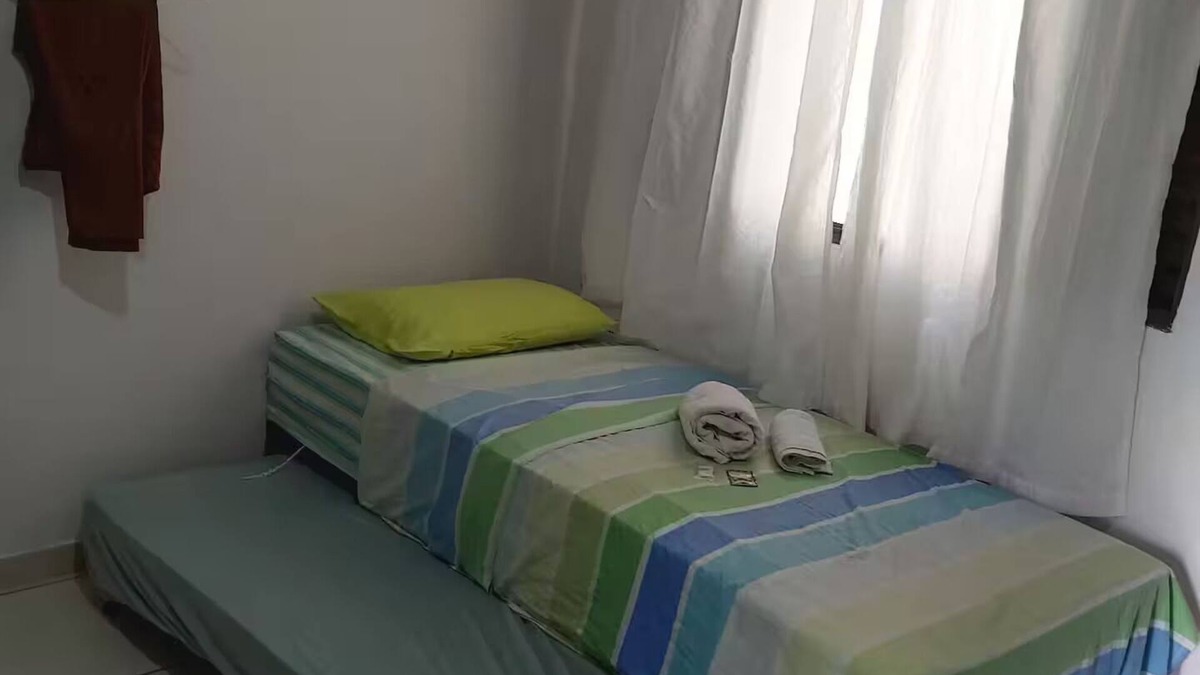 Maringa Apartment | Kit net 07 Camila space 1 double bed 2 singles.
