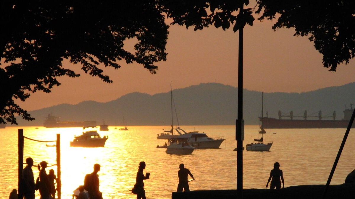 Kitsilano Apartment | Kits beach garden apartment. PETS+Children Welcome
