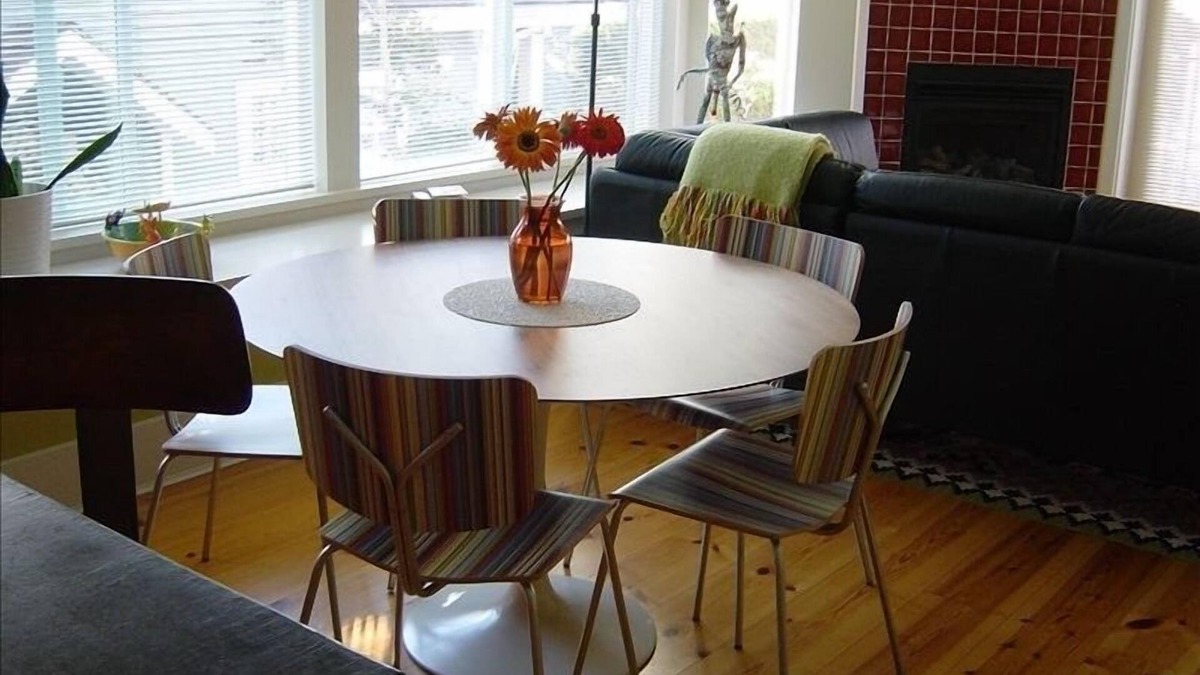 Kitsilano House | Kitsilano 2 BR+Den, 3 BA by UBC, Hospitals, Beach: BOOK BY 08/31 SAVE 500/MONTH