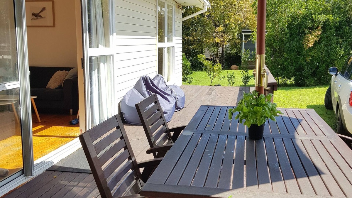 Cooks Beach Cottage | Kiwi Bach Escape - Close To Beach