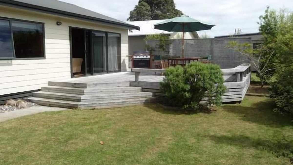 Whangamata House | Kiwi Bach - Whangamata
