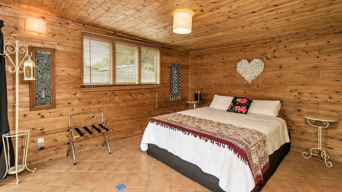 Kerikeri House | Kiwi Bali - Kerikeri Holiday Home