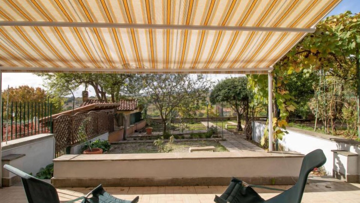 Fabrica di Roma Apartment | Kiwi e L'uva - Tuscia by Interhome