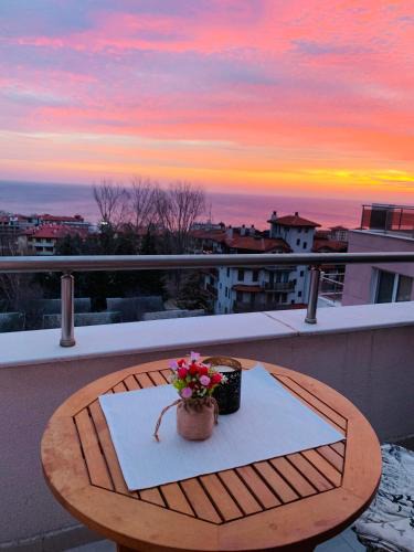 Byala Apartment | Kiwi Gardens