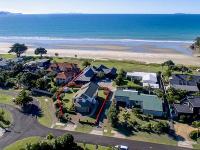 Matarangi House | Kiwi Kuta with direct beach access -Matarangi Home