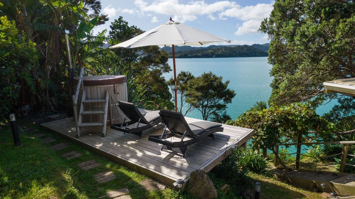 Totara North House | 'KIWI LODGE' - a beautiful, secluded rustic cabin