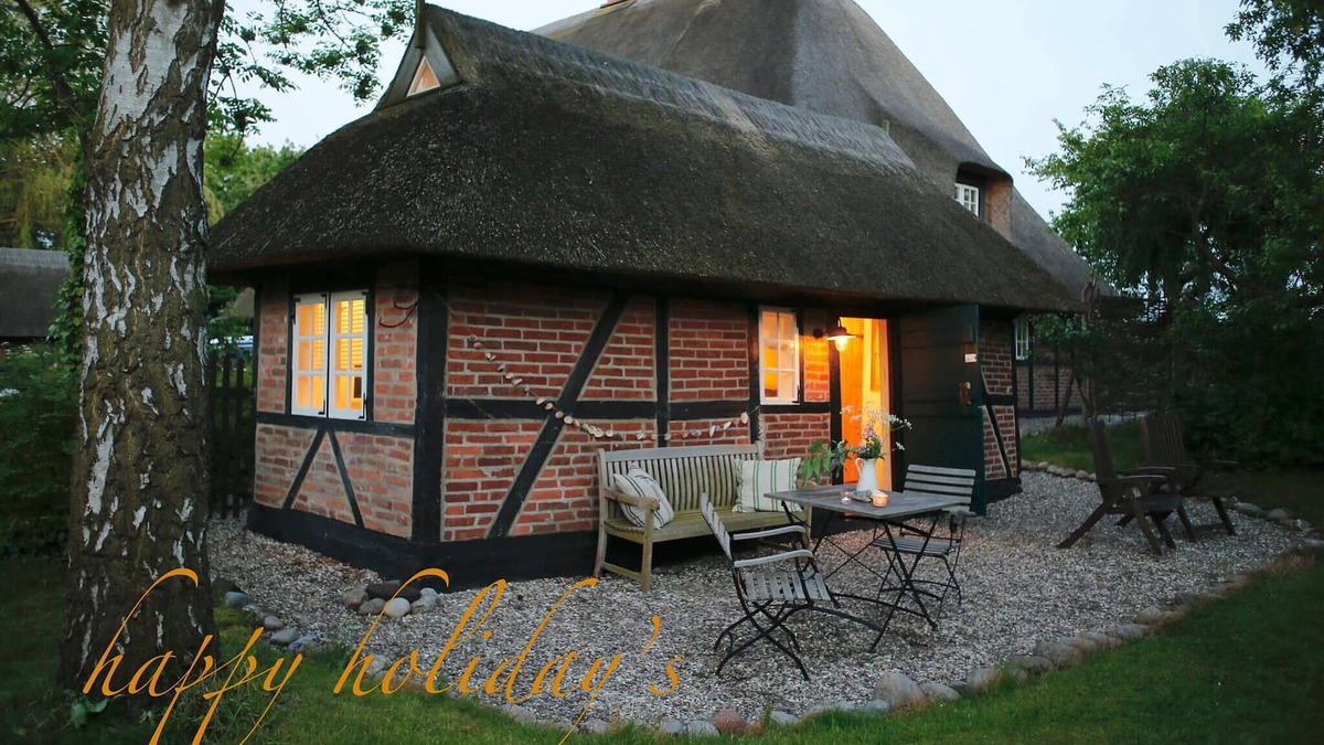 Behrensdorf Other | Kl. Reetkate f. 2 pers./WLAN/sauna/garden/a few minutes to the beach