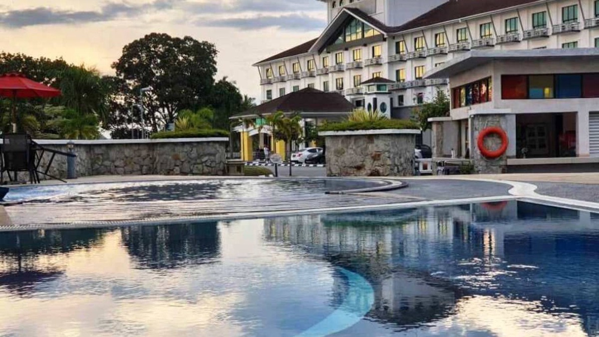 Tanjung Tanah Merah Hotel | Klana Beach Resort Port Dickson