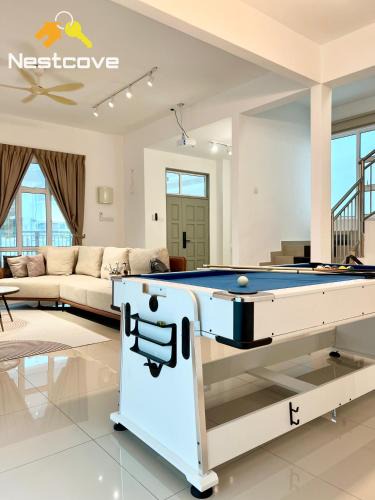 Bukit Rambai Villa | Klebang 7 Spacious Luxury 6BR Villa By Nestcove