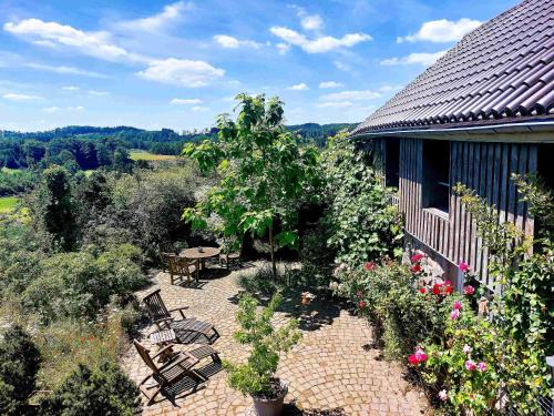 Halver Apartment | Kleines Haus mitten in der Natur mit eigener Terrasse und Sonnenbalkon
